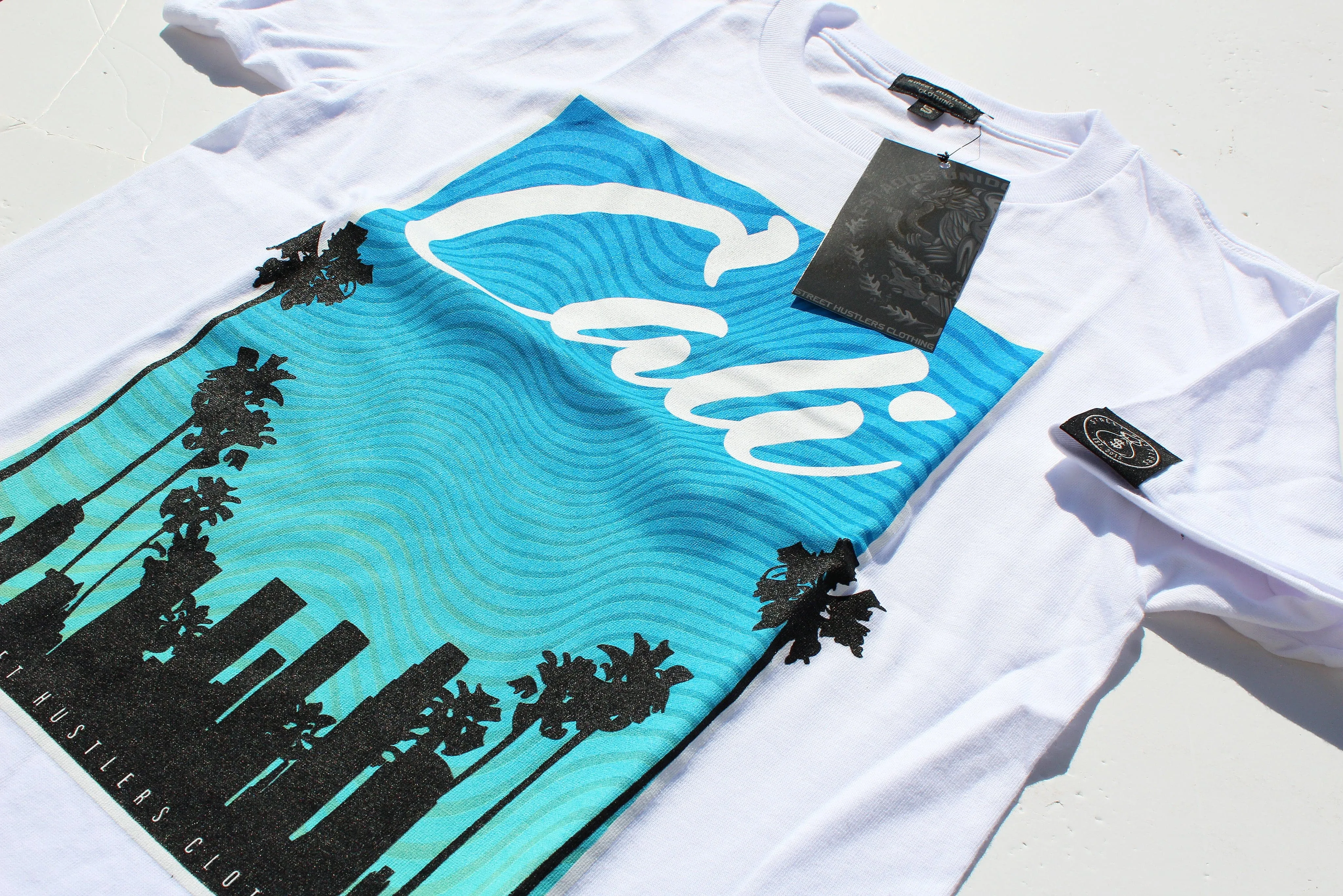 CALI WHITE T-SHIRT