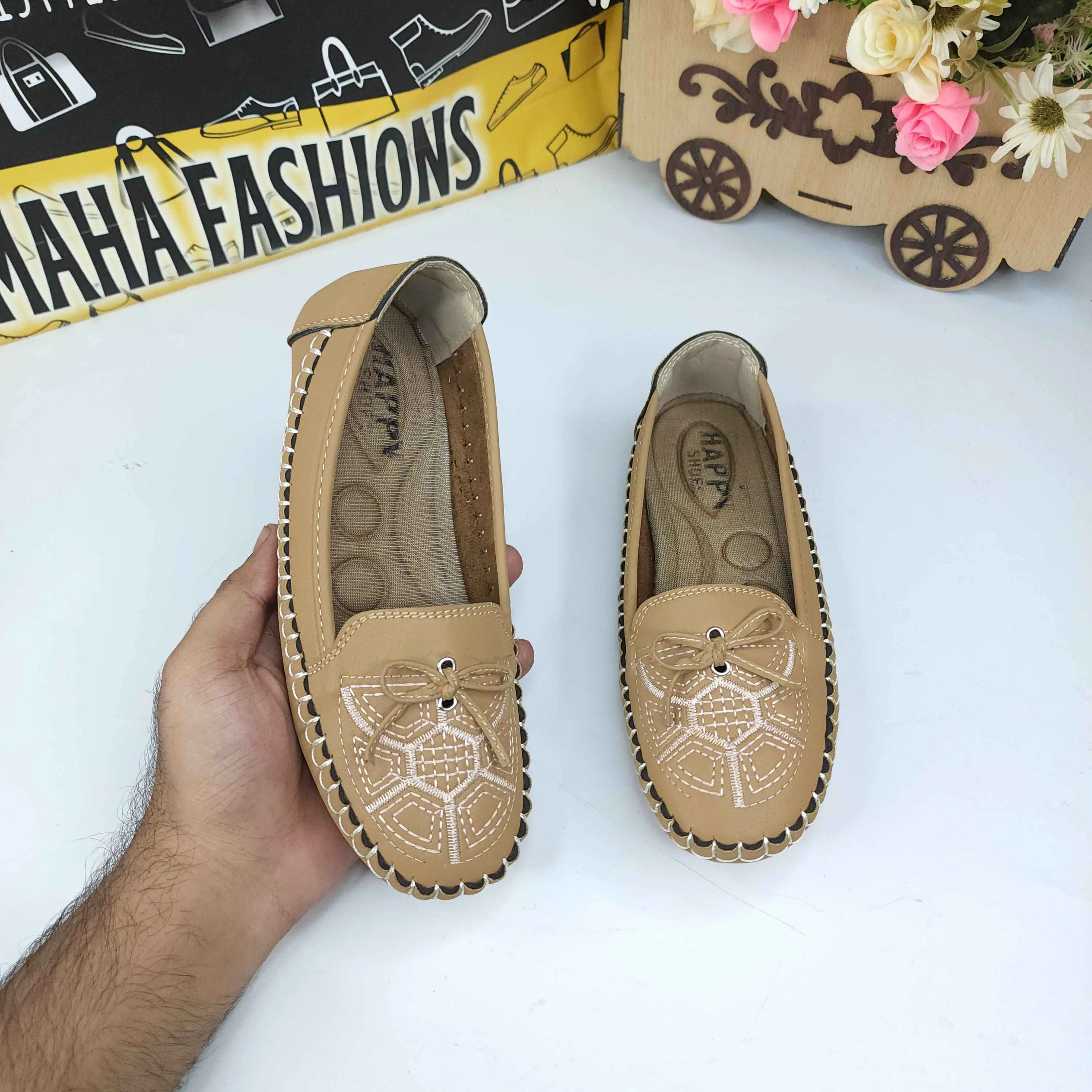 Camel Casual Pumps