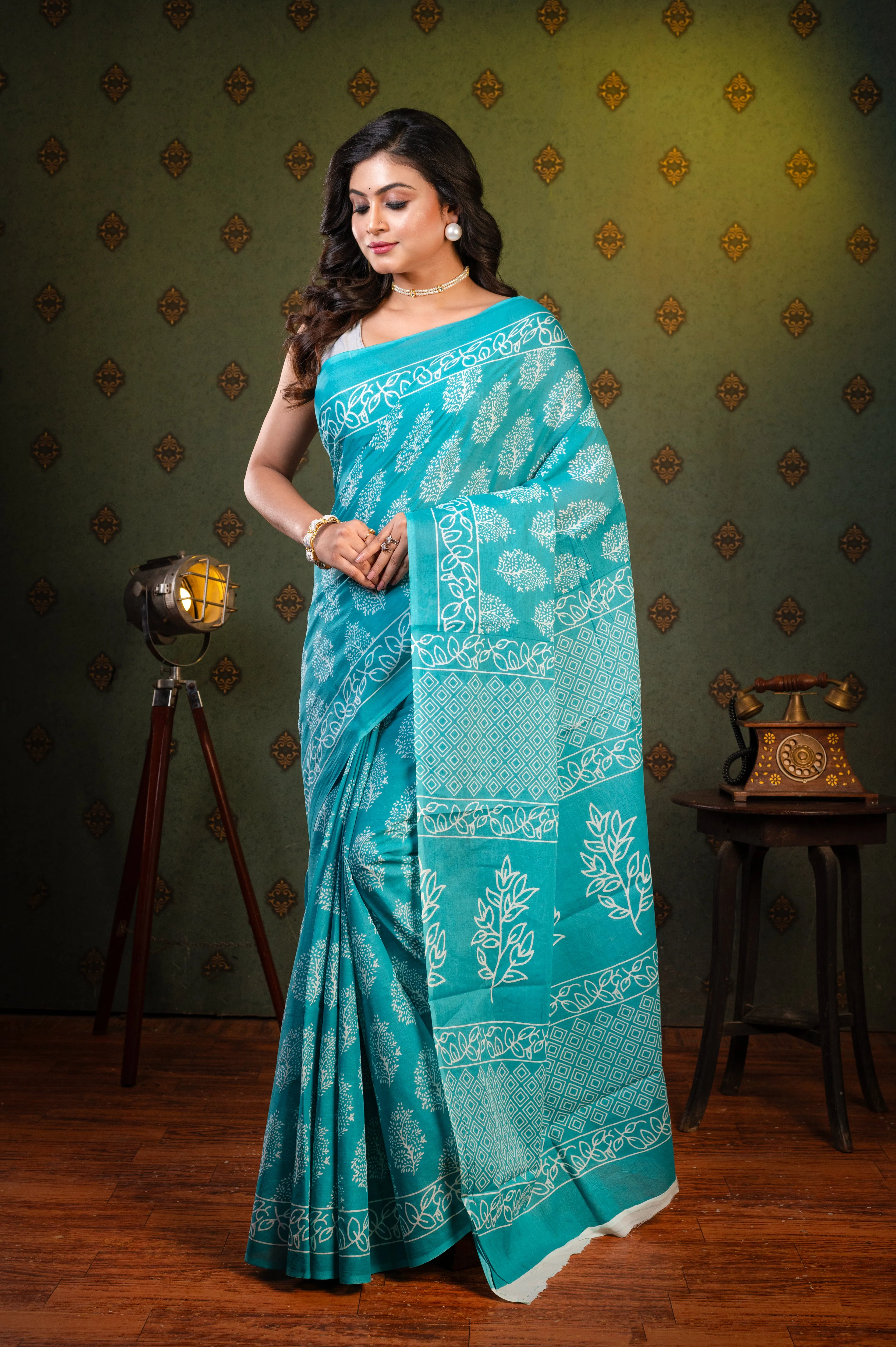 Women Green Pure Bagru Malmal Cotton Saree With Tree Motifs