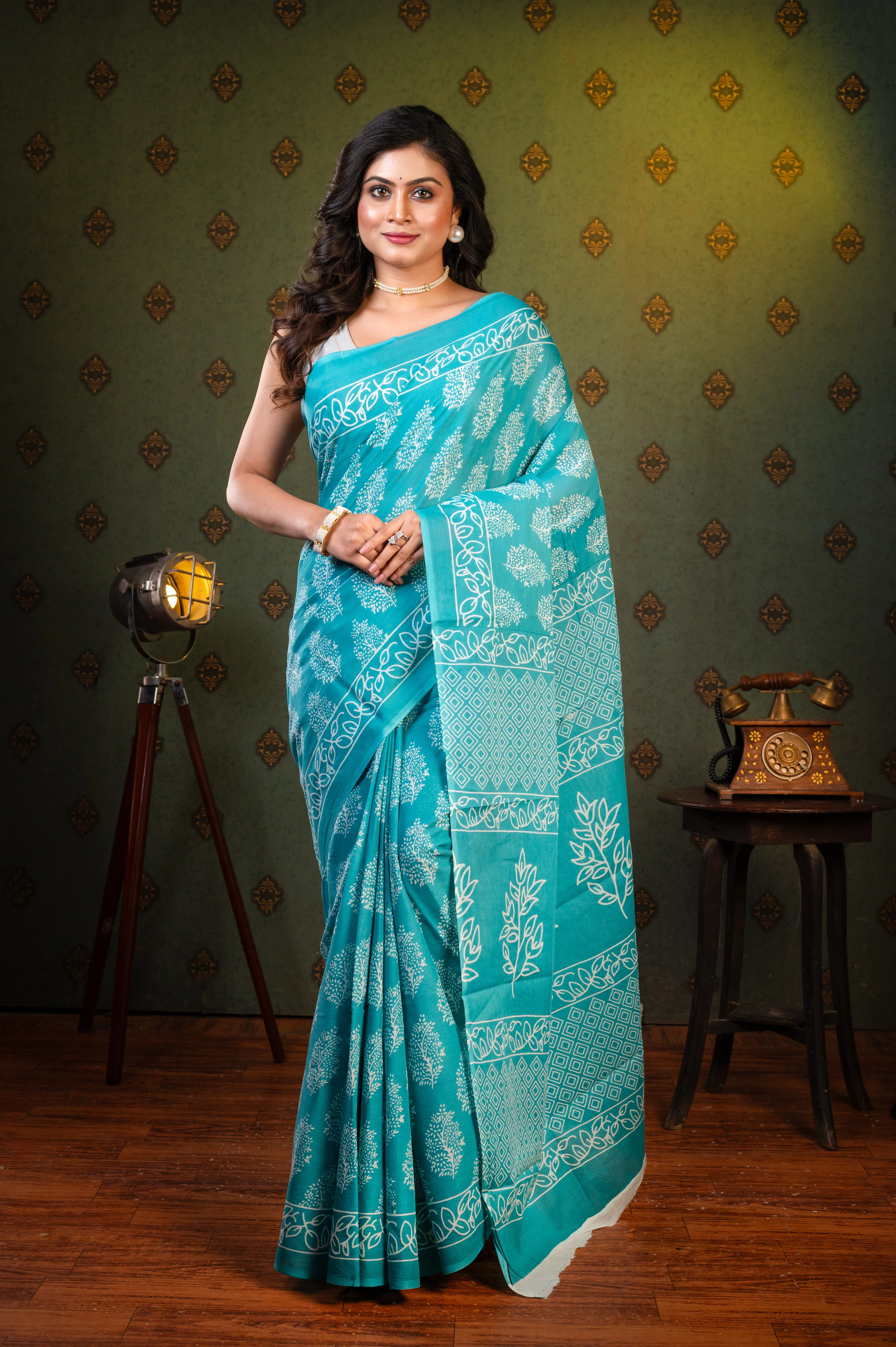 Women Green Pure Bagru Malmal Cotton Saree With Tree Motifs