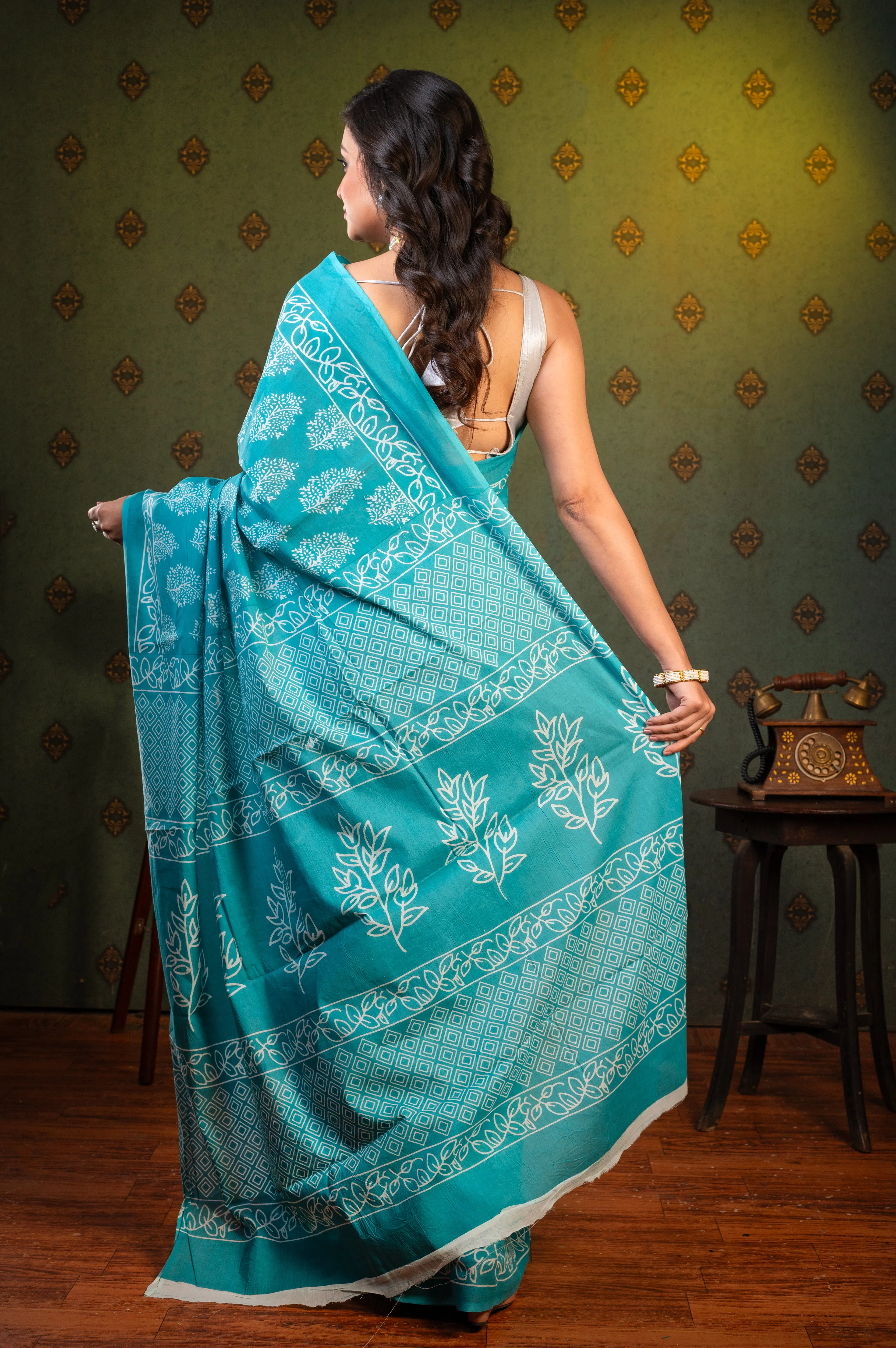 Women Green Pure Bagru Malmal Cotton Saree With Tree Motifs