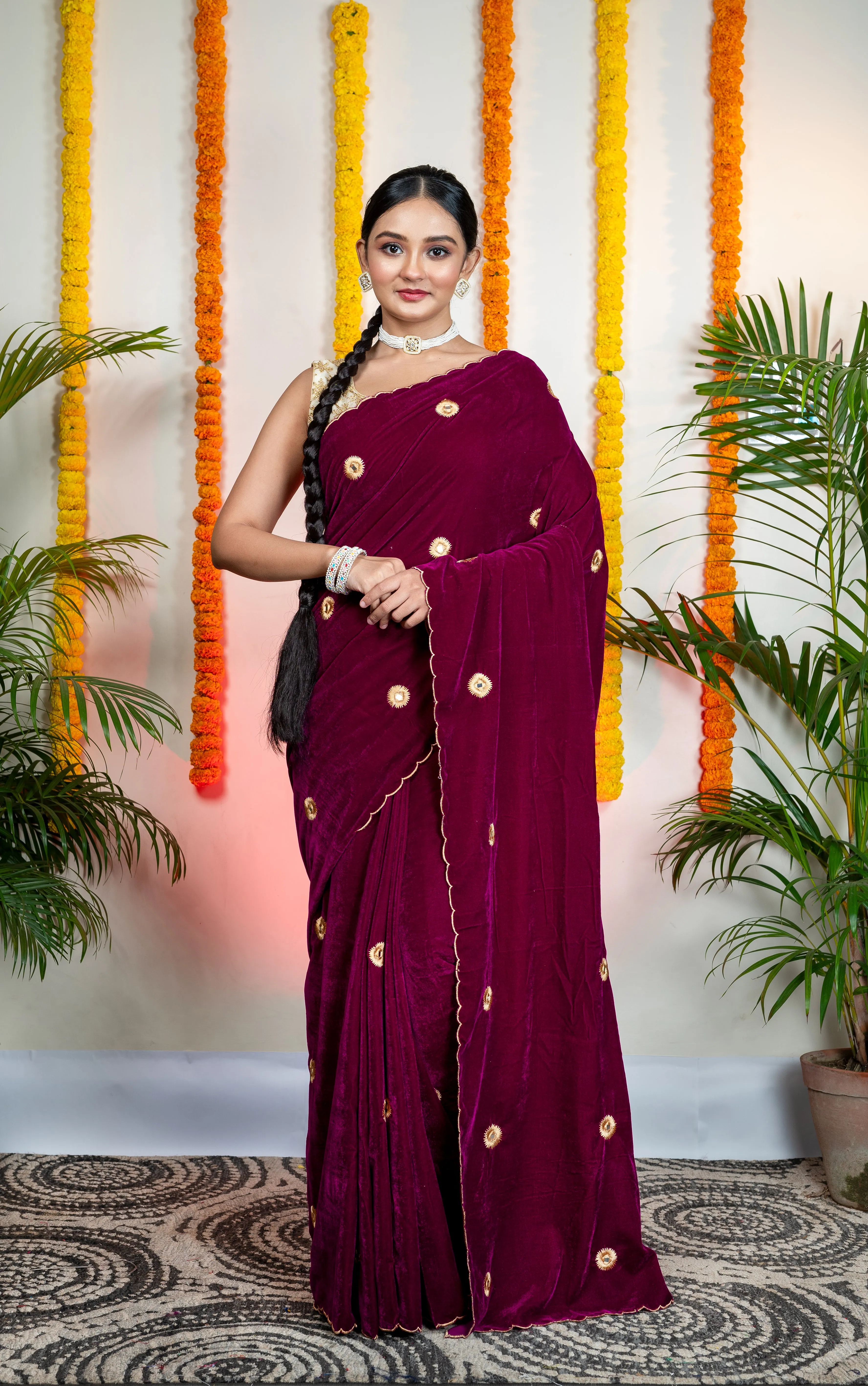 Women Magenta Velvet Machine Embroidered Saree