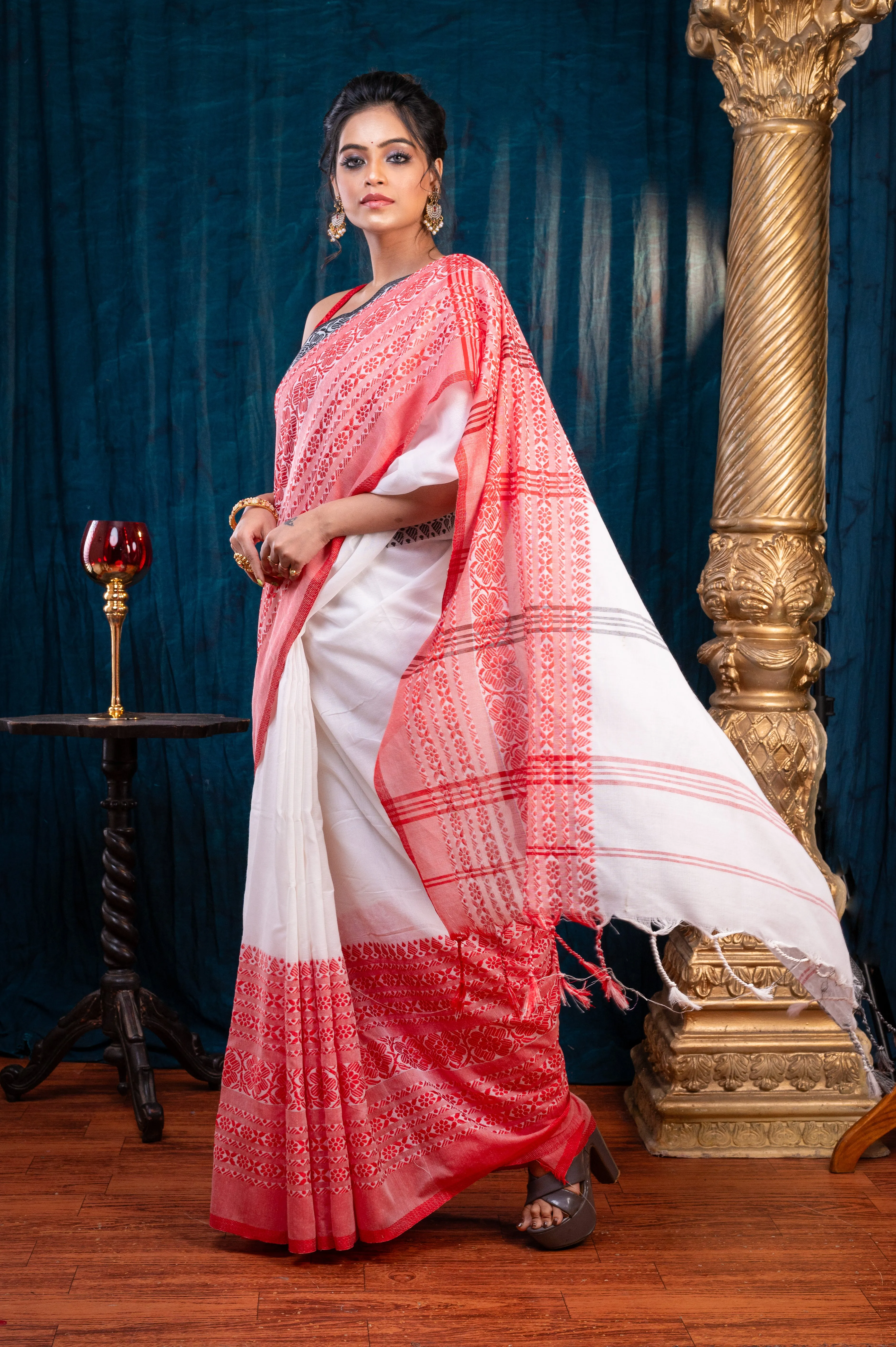 Women Off-White Body Red And Black Border  Begampuri Pure Cotton Saree